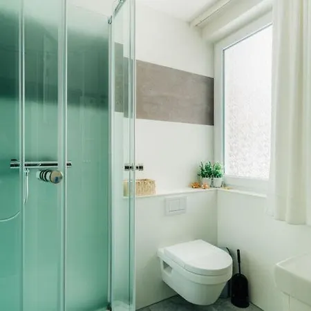 In With Meadow View Apartment